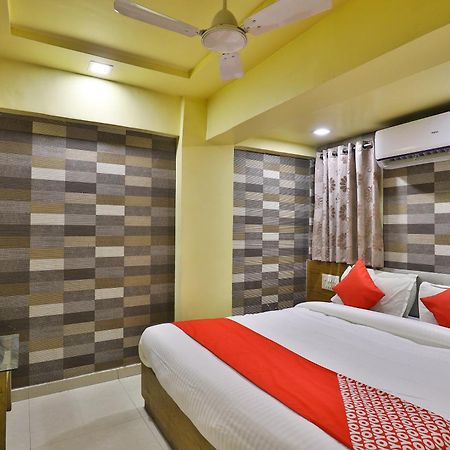 Spot On Hotel Shreeji Palace Ahmedabad Esterno foto