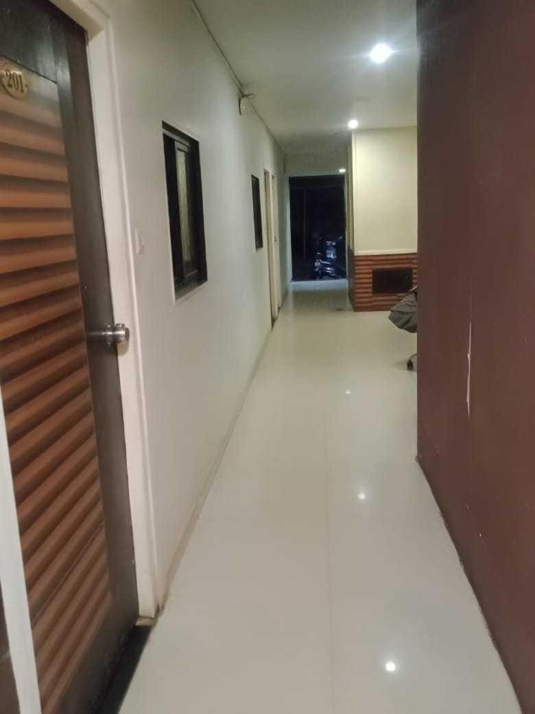 Spot On Hotel Shreeji Palace Ahmedabad Esterno foto