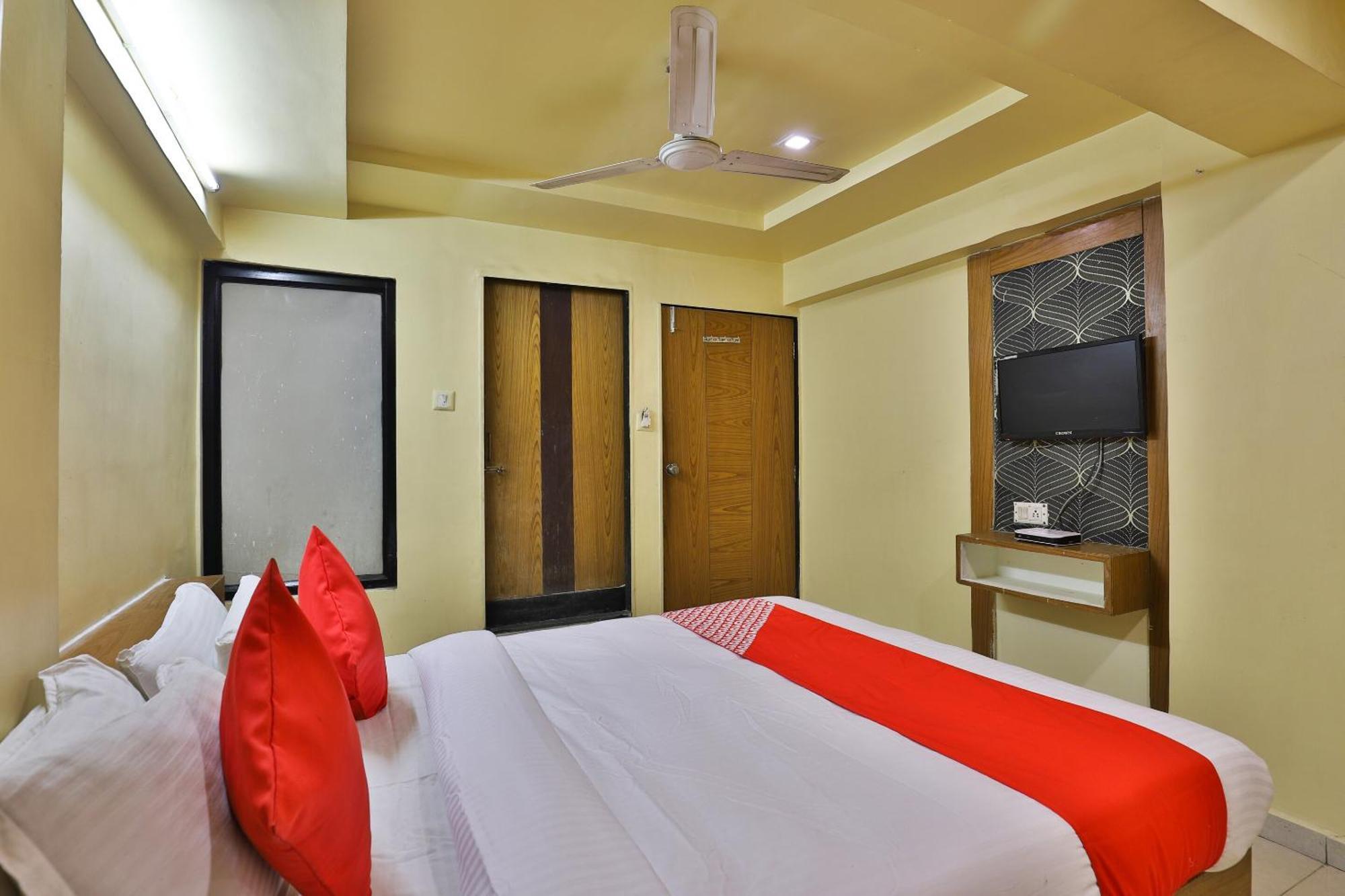 Spot On Hotel Shreeji Palace Ahmedabad Esterno foto