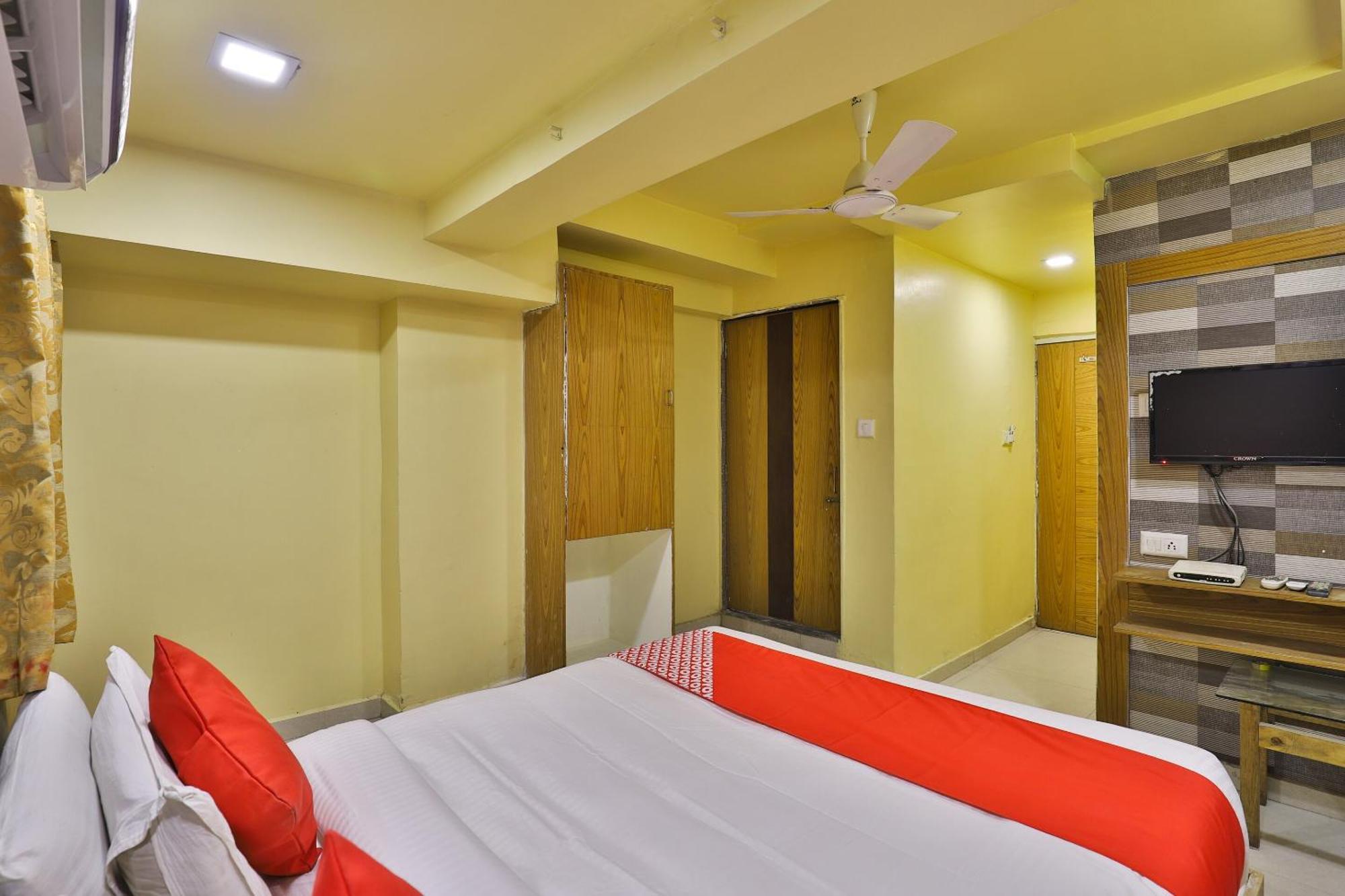 Spot On Hotel Shreeji Palace Ahmedabad Esterno foto