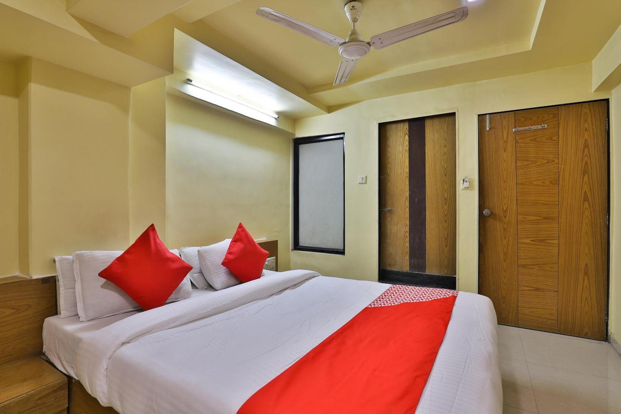 Spot On Hotel Shreeji Palace Ahmedabad Esterno foto