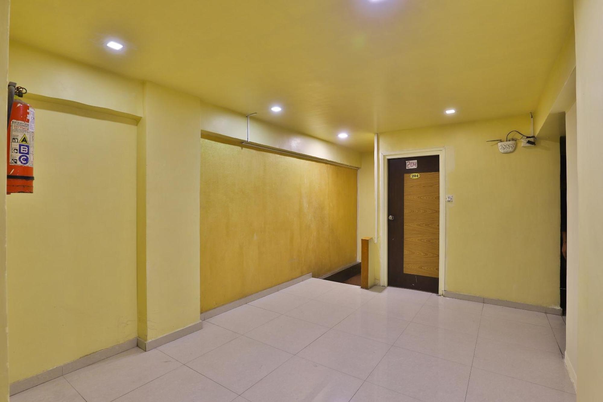 Spot On Hotel Shreeji Palace Ahmedabad Esterno foto