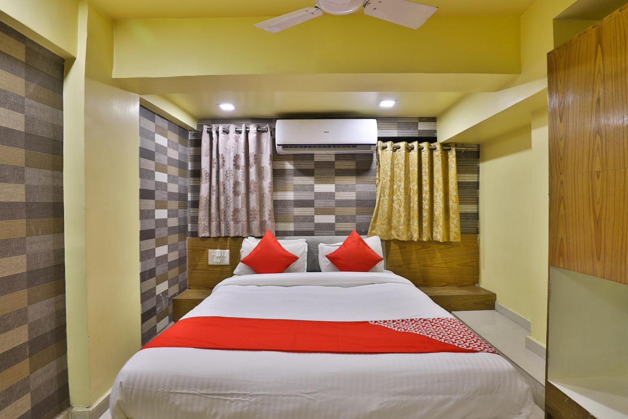 Spot On Hotel Shreeji Palace Ahmedabad Esterno foto